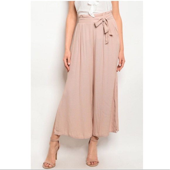 🆕⭐️ Taupe Split Leg Tie Waist Cropped Pants - Picture 3 of 6